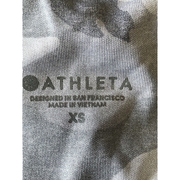 Athleta Essex Camo Hybrid Leggings Cobblestone Gray Zippered Pockets Size XS - Picture 3 of 14
